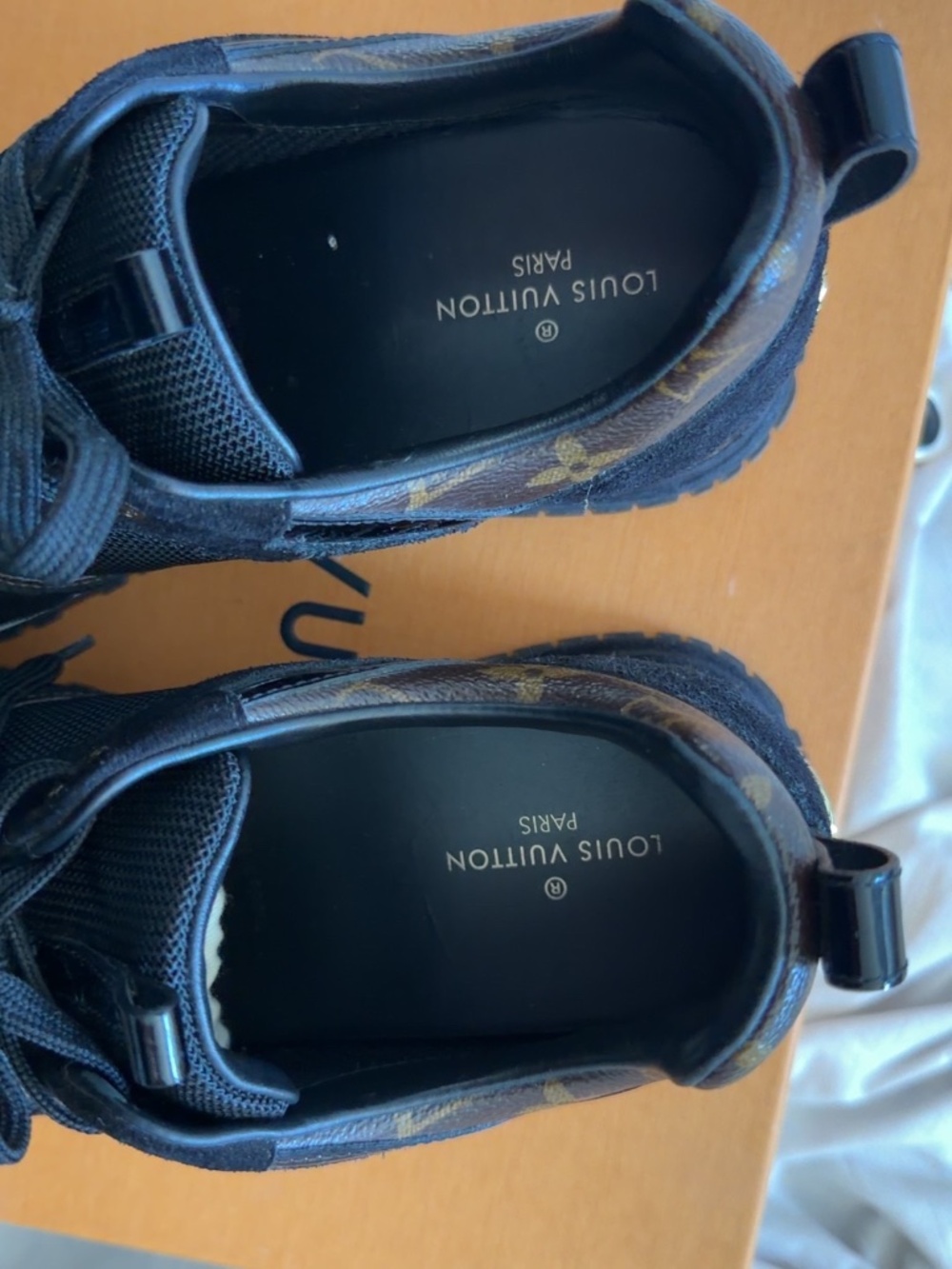 Louie Vuitton Runway Women Sneakers - Picture 7 of 10
